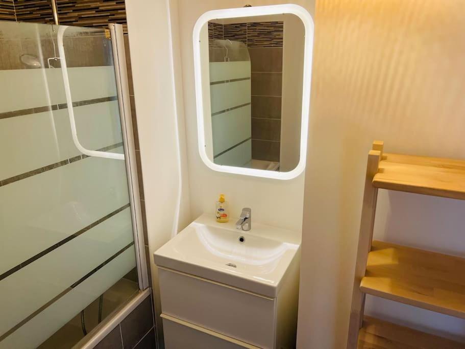 Harmonieux/Bezannes/Pkg Prive Apartment Bagian luar foto