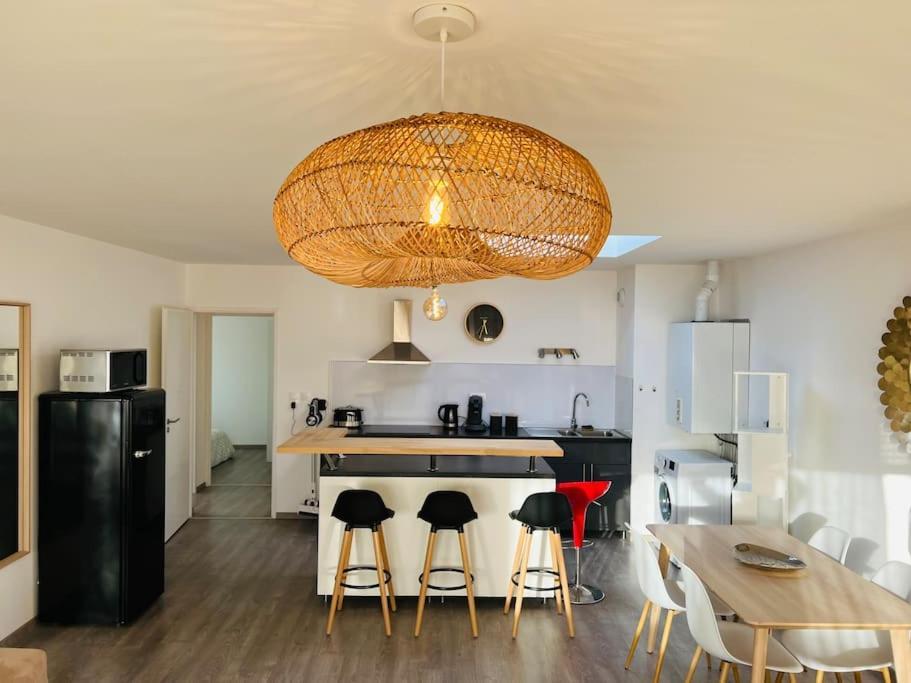 Harmonieux/Bezannes/Pkg Prive Apartment Bagian luar foto