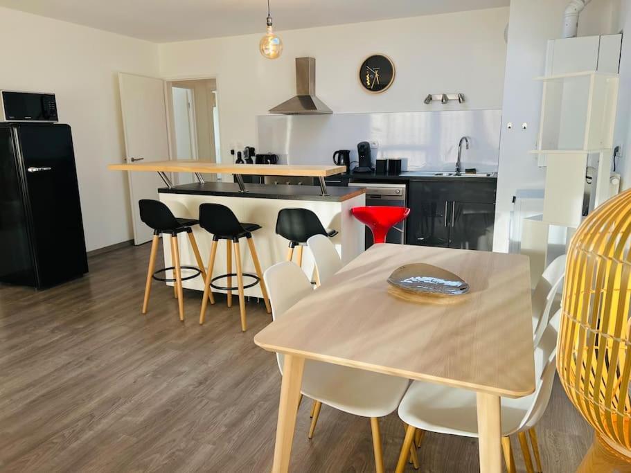 Harmonieux/Bezannes/Pkg Prive Apartment Bagian luar foto