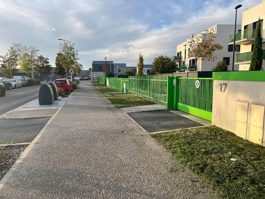 Harmonieux/Bezannes/Pkg Prive Apartment Bagian luar foto