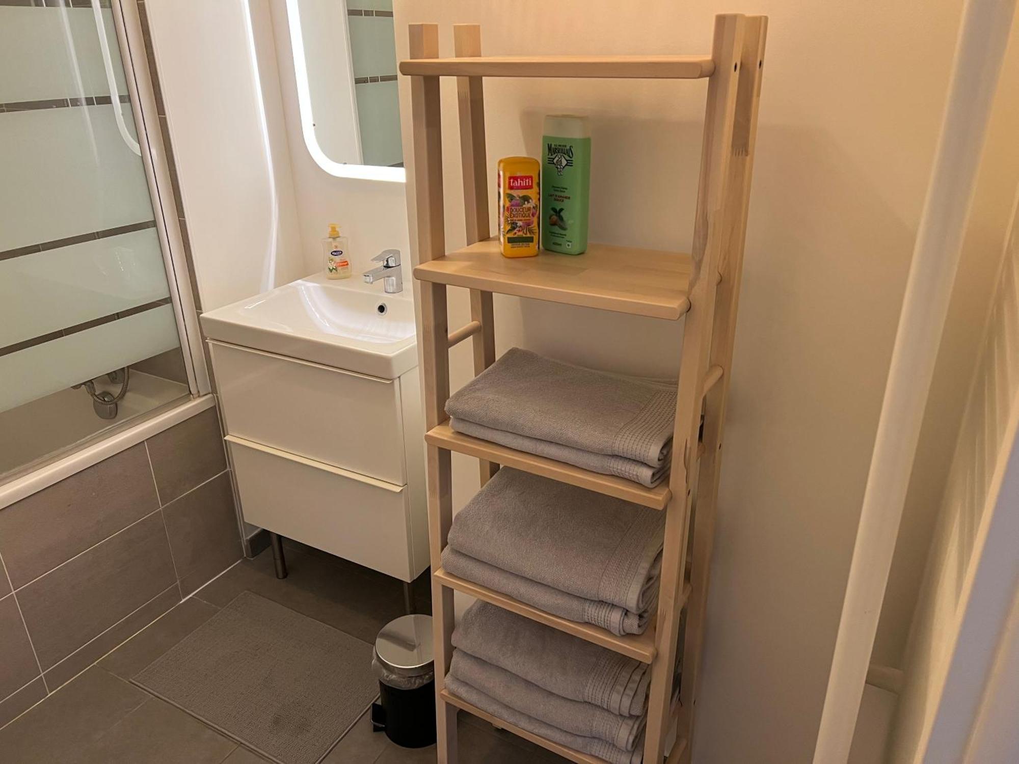Harmonieux/Bezannes/Pkg Prive Apartment Bagian luar foto